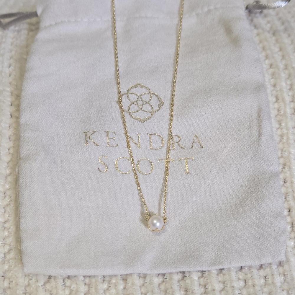 Kendra Scott Ashton Gold Pearl Pendant Necklace